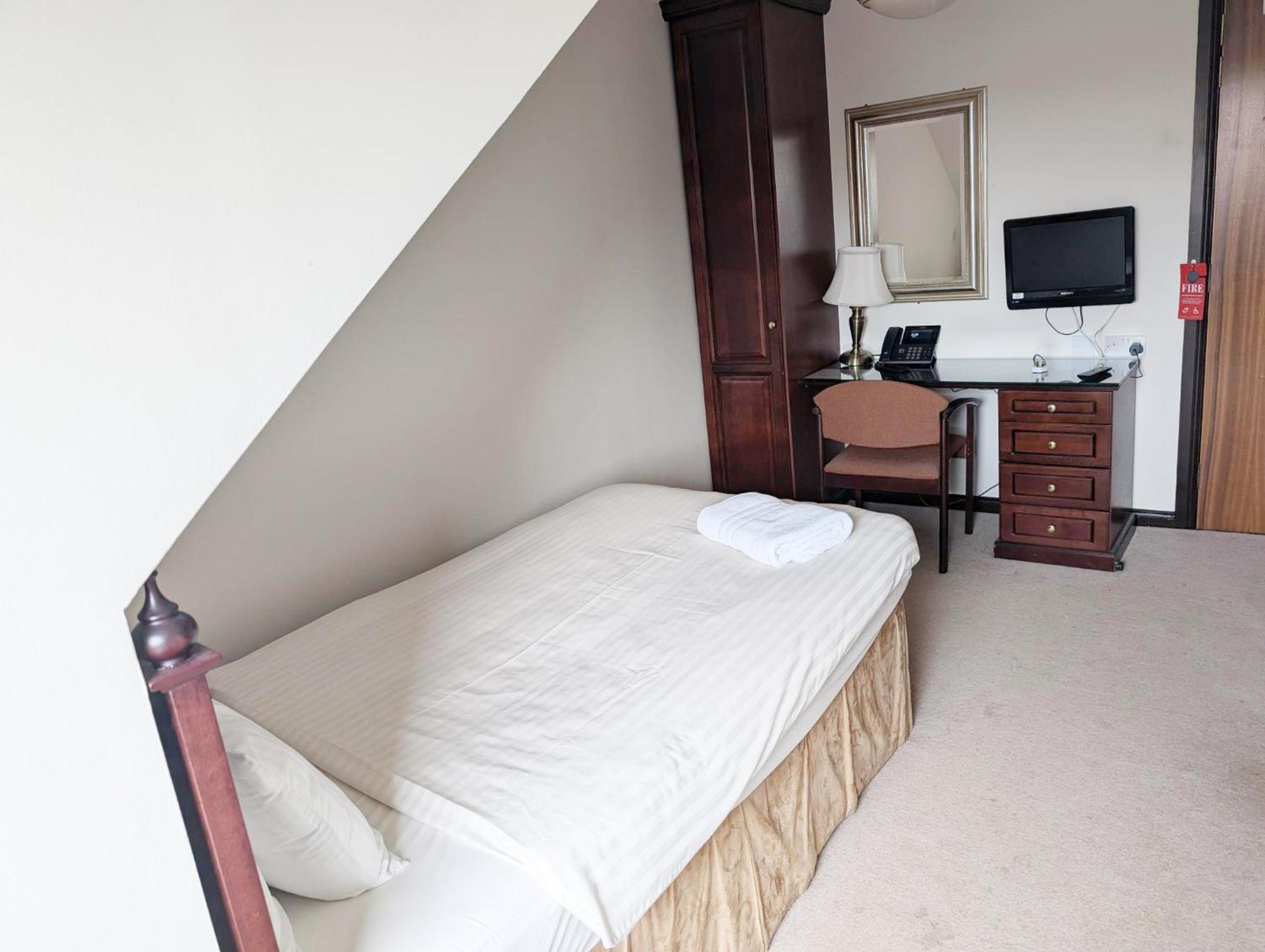 Strathburn Hotel Inverurie By Compass Hospitality Экстерьер фото